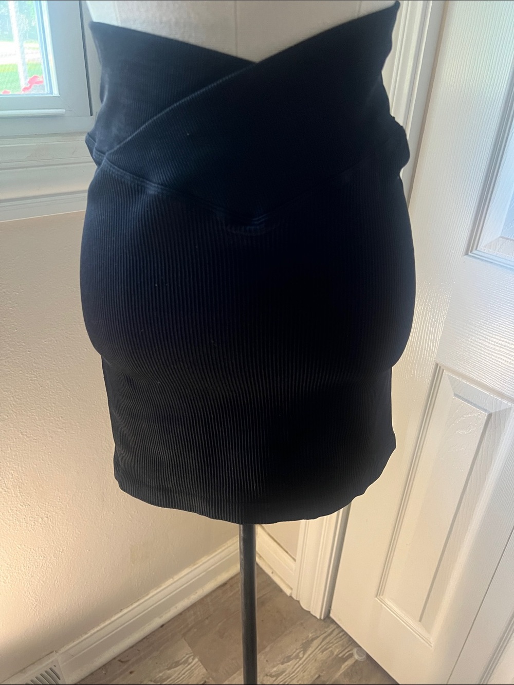 OQQ Criss-Cross -Waist Black Ribbed Skirt
